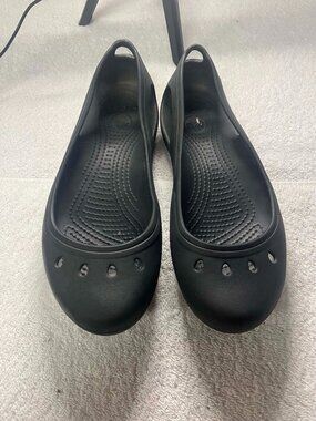CROCS women's KADEE flats black size 8